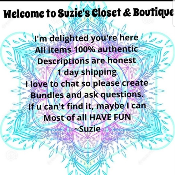 Neiman Marcus Embroidered Cold Shoulder Plus Top - Picture 8 of 8